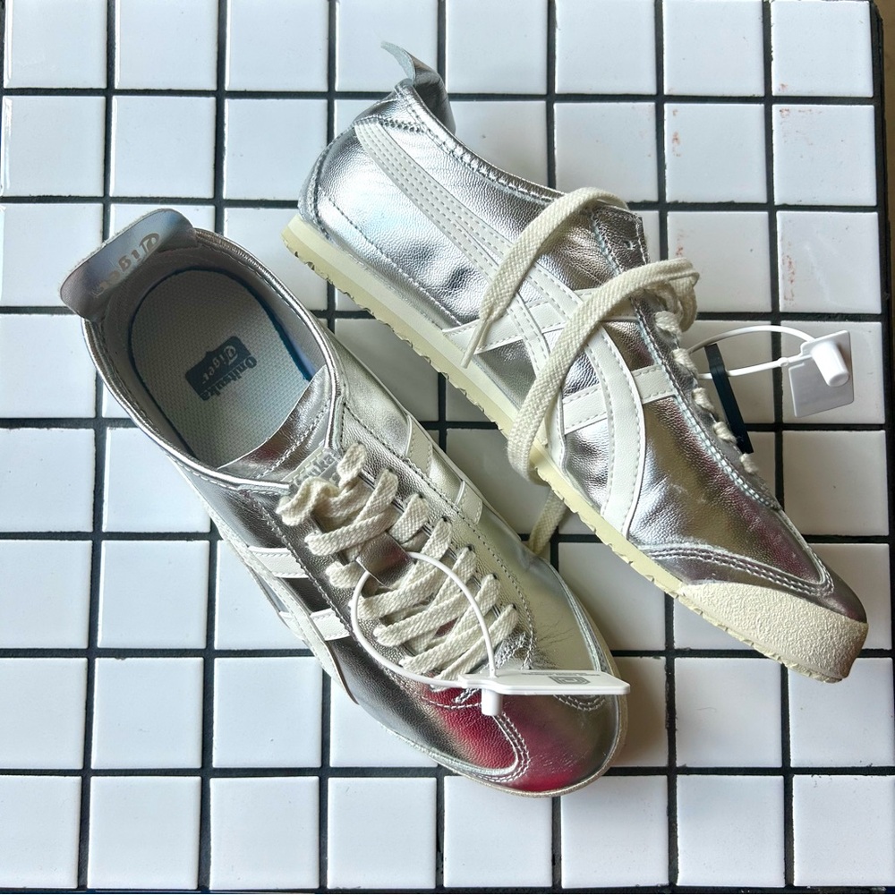 Onitsuka Tiger Mexico 66 Sneakers in Silver/Off White sz EU 41.5 / 9.5 NWOB